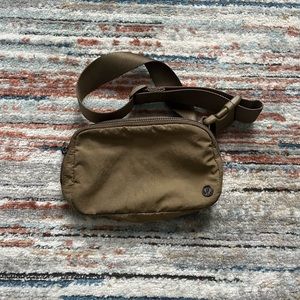 Lululemon Belt Bag Artifact
